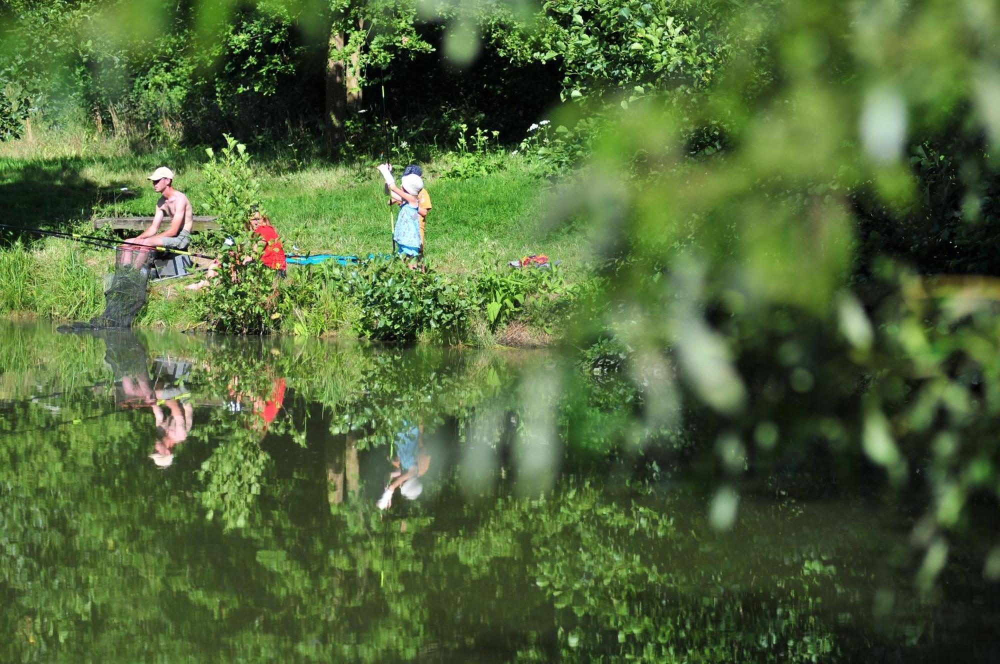 Camping Le Val De Trie Béhen المظهر الخارجي الصورة